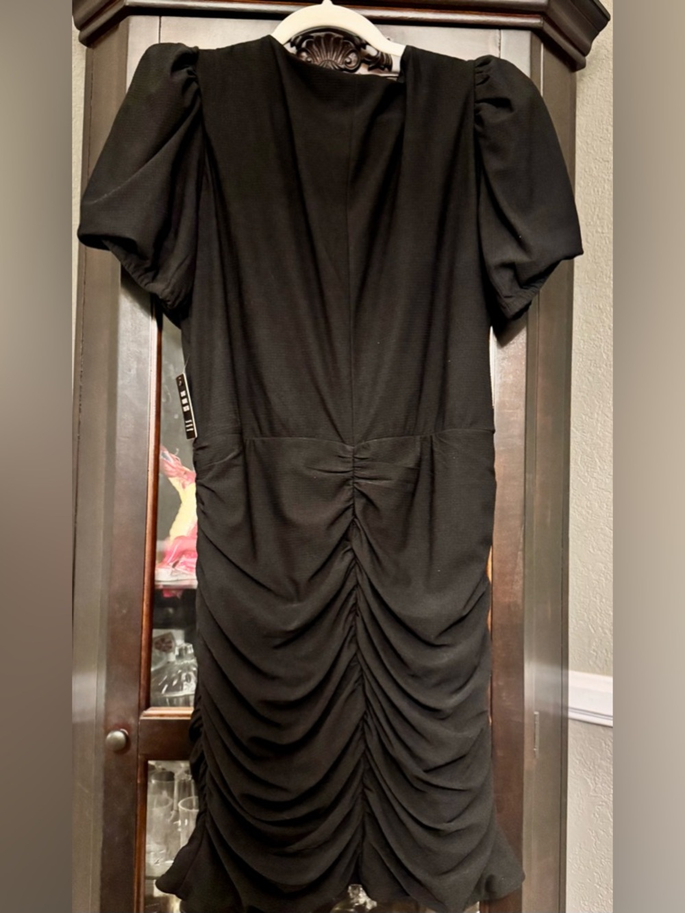 Express Bodycon Vneck Puff Sleeve Dress with ruching sides - Picture 3 of 4